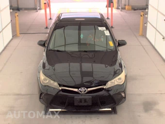2015 Toyota Camry SE – miniatura 2