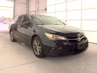 2015 Toyota Camry SE – miniatura 3