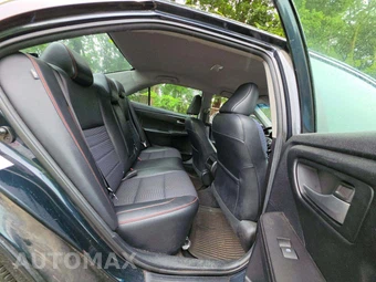 2015 Toyota Camry SE – miniatura 16