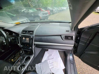 2015 Toyota Camry SE – miniatura 19