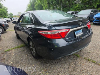 2015 Toyota Camry SE – miniatura 2