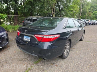 2015 Toyota Camry SE – miniatura 3