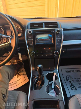 2015 Toyota Camry SE – miniatura 10