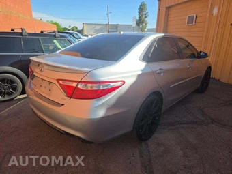 2015 Toyota Camry SE – miniatura 3