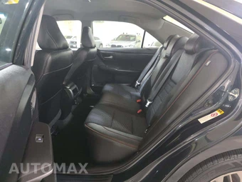 2015 Toyota Camry SE - miniatura 10