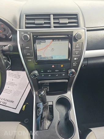 2015 Toyota Camry SE - miniatura 11