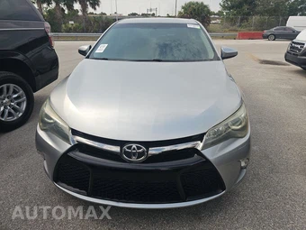 2015 Toyota Camry SE - miniatura 2