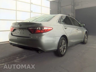 2015 Toyota Camry SE – miniatura 4