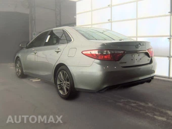 2015 Toyota Camry SE – miniatura 6
