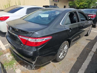2015 Toyota Camry SE – miniatura 3
