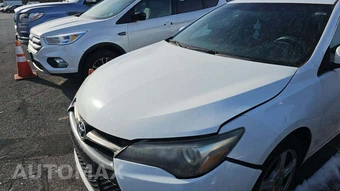 2015 Toyota Camry SE – miniatura 18