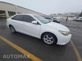 2015 Toyota Camry SE – miniatura 3