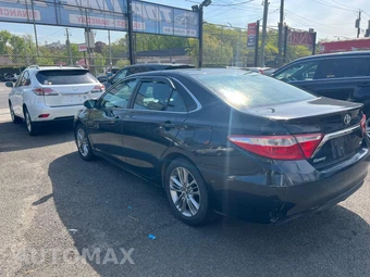2015 Toyota Camry SE - miniatura 3