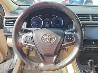 2015 Toyota Camry XLE – miniatura 10