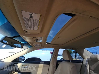 2015 Toyota Camry XLE – miniatura 17