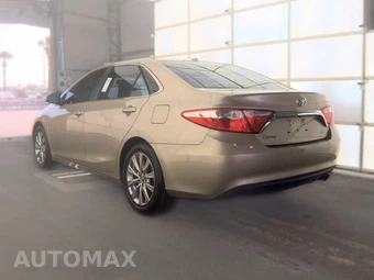 2015 Toyota Camry XLE – miniatura 6