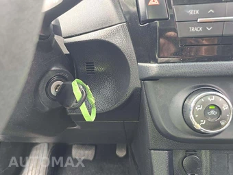 2015 Toyota Corolla L – miniatura 8