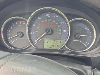 2015 Toyota Corolla L – miniatura 9
