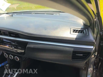 2015 Toyota Corolla L – miniatura 19