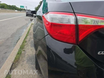 2015 Toyota Corolla LE – miniatura 24