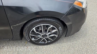 2015 Toyota Corolla LE - miniatura 15