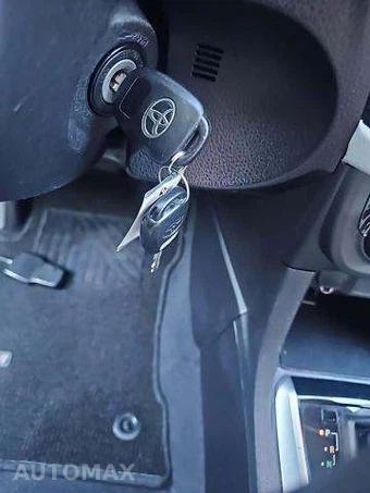2015 Toyota Corolla LE - miniatura 8
