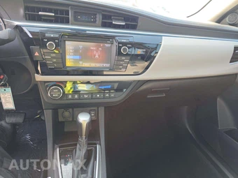 2015 Toyota Corolla LE – miniatura 10