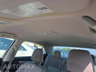 2015 Toyota Corolla LE – miniatura 11