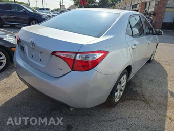 2015 Toyota Corolla LE – miniatura 3