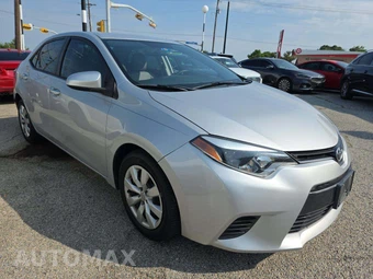 2015 Toyota Corolla LE – miniatura 4