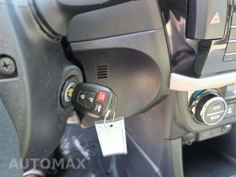 2015 Toyota Corolla LE – miniatura 8