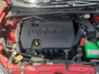2015 Toyota Corolla LE – miniatura 18