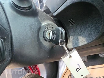 2015 Toyota Corolla LE – miniatura 21