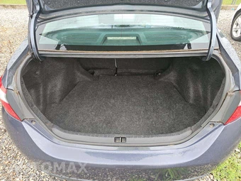 2015 Toyota Corolla LE – miniatura 14
