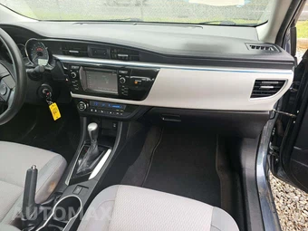 2015 Toyota Corolla LE – miniatura 19