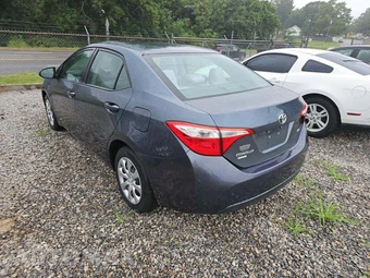2015 Toyota Corolla LE – miniatura 2