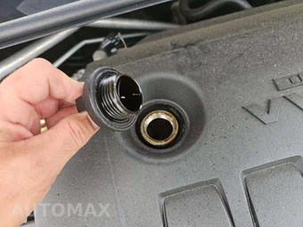 2015 Toyota Corolla LE – miniatura 25