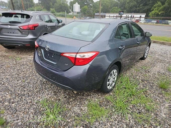 2015 Toyota Corolla LE – miniatura 3