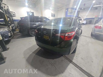 2015 Toyota Corolla LE - miniatura 3