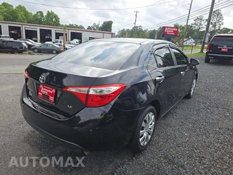 2015 Toyota Corolla LE – miniatura 3