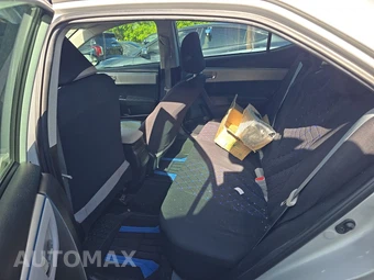 2015 Toyota Corolla LE – miniatura 13