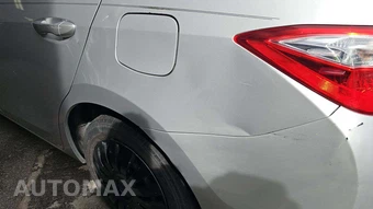2015 Toyota Corolla LE – miniatura 24