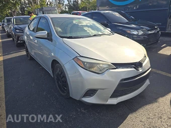 2015 Toyota Corolla LE – miniatura 3