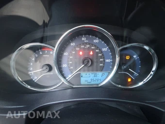 2015 Toyota Corolla LE – miniatura 12
