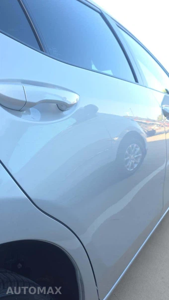2015 Toyota Corolla LE – miniatura 22