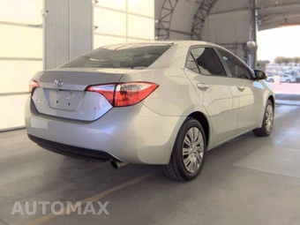 2015 Toyota Corolla LE – miniatura 4
