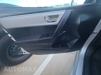 2015 Toyota Corolla LE – miniatura 9