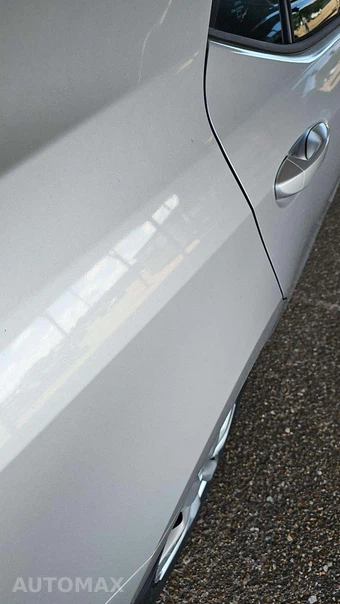 2015 Toyota Corolla LE - miniatura 26