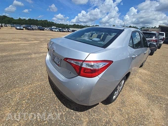 2015 Toyota Corolla LE - miniatura 4