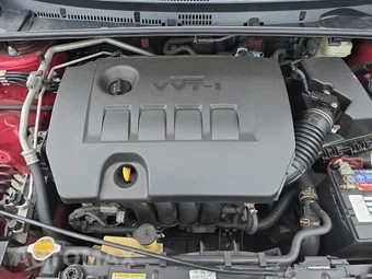 2015 Toyota Corolla LE – miniatura 18